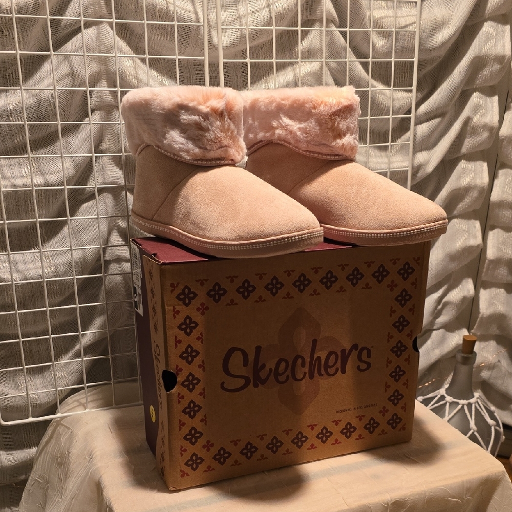 Skechers Women's Pink Fur-Lined Slippers